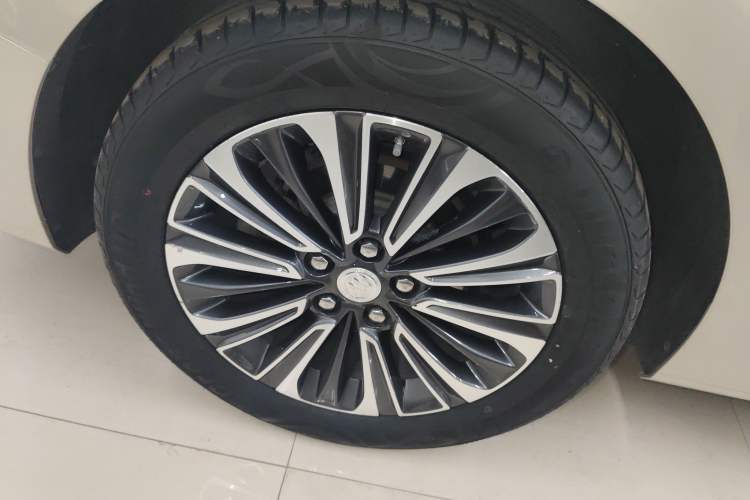 Used Buick GL8 2020 ES Land Cruiser 653T Flagship Model Exterior 5
