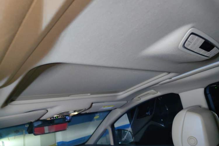 Used Buick GL8 2020 ES Land Cruiser 653T Luxury Model Headliner