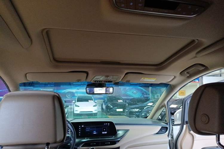 Used Buick GL8 2020 ES Land Cruiser 653T Luxury Model Headliner