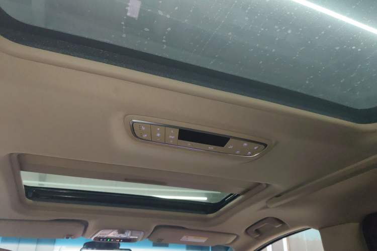 Used Buick GL8 2020 ES Land Cruiser 653T Flagship Model Headliner