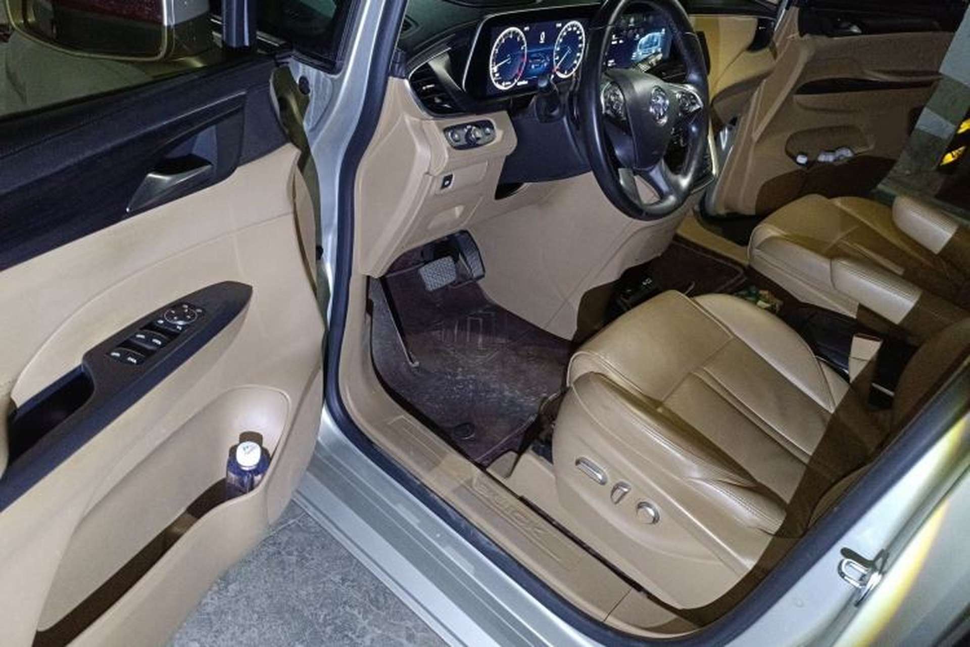 Used Buick GL8 2020 ES Land Cruiser 653T Luxury Model Interior 3