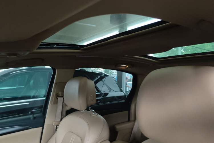 Used Buick GL8 2020 ES Land Cruiser 653T Flagship Model Interior 4