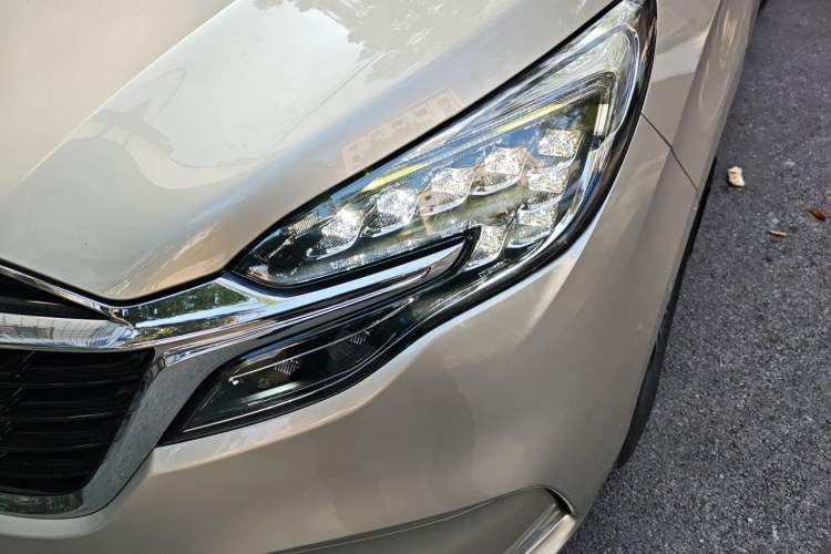 Used Buick GL8 2020 ES Land Cruiser 653T Luxury Model Left Front Headlight