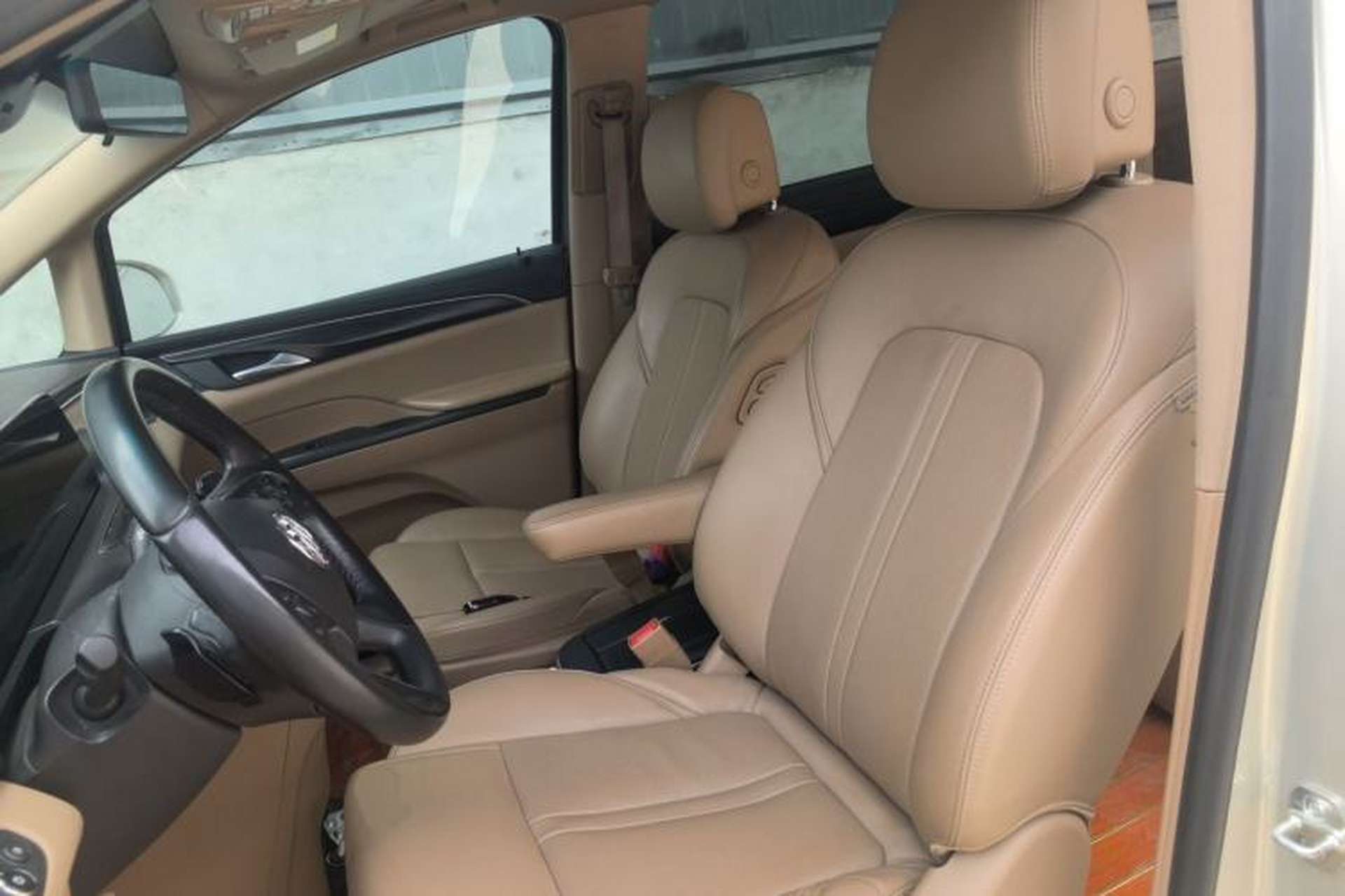 Used Buick GL8 2020 ES Land Cruiser 653T Luxury Model Left Front Seat
