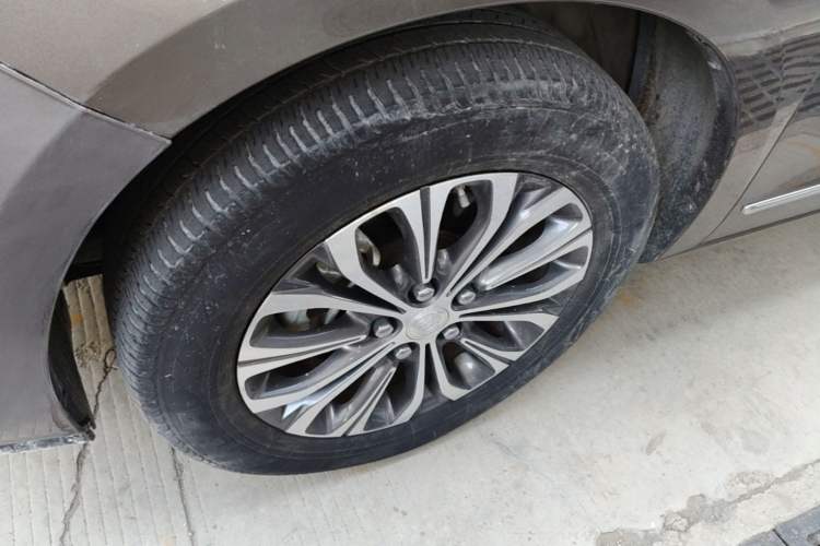 Used Buick GL8 2020 Land Business Class 652T Luxury Model Left Front Wheel Hub
