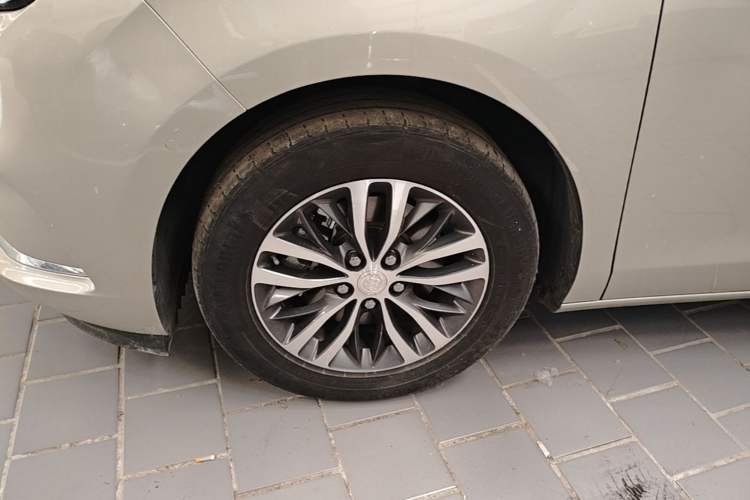 Used Buick GL8 2020 ES Land Cruiser 653T Luxury Edition Left Front Wheel Hub