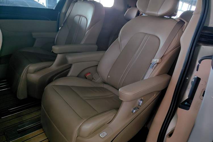 Used Buick GL8 2020 ES Land Cruiser 653T Luxury Model Left Rear Seat