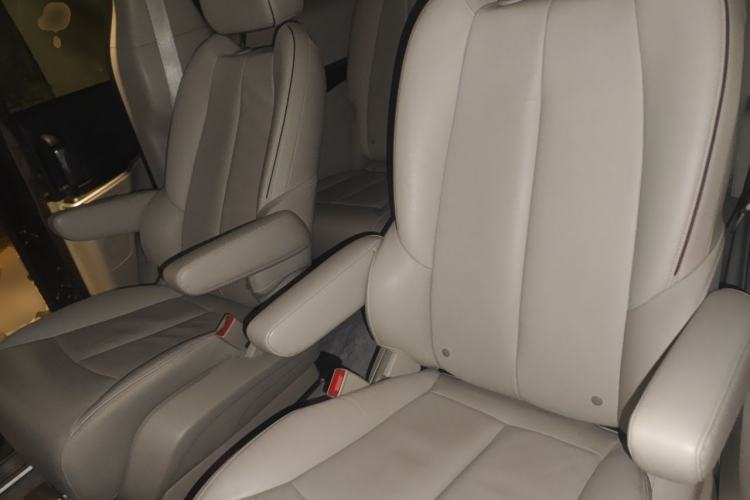 Used Buick GL8 2020 Land Business Class 652T Luxury Model Left Rear Seat