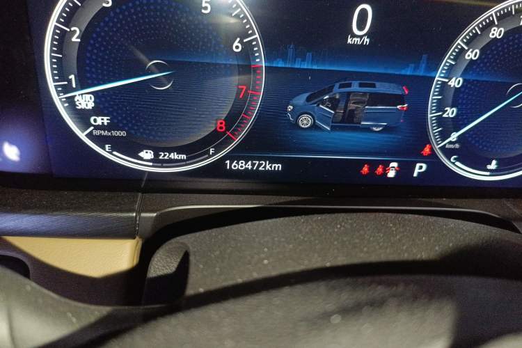 Used Buick GL8 2020 ES Land Cruiser 653T Luxury Model Odometer Close Up