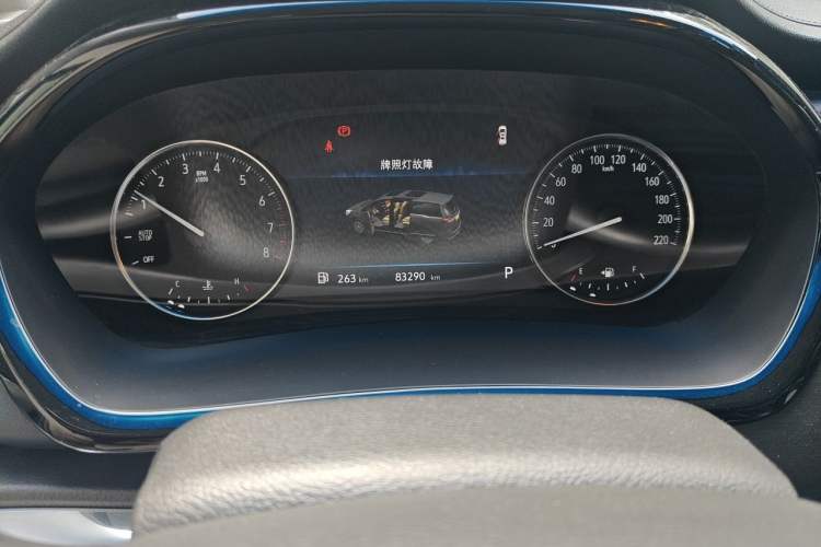 Used Buick GL8 2020 Land Business Class 652T Luxury Model Odometer Close Up