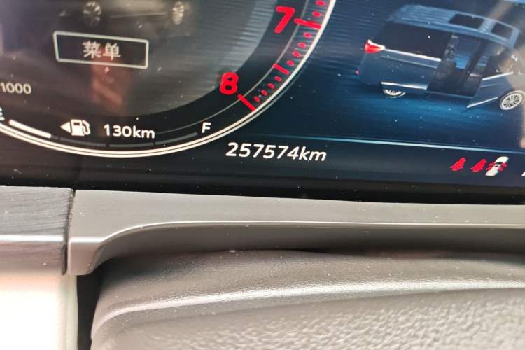 Used Buick GL8 2020 ES Land Cruiser 653T Comfort Edition Odometer Close Up