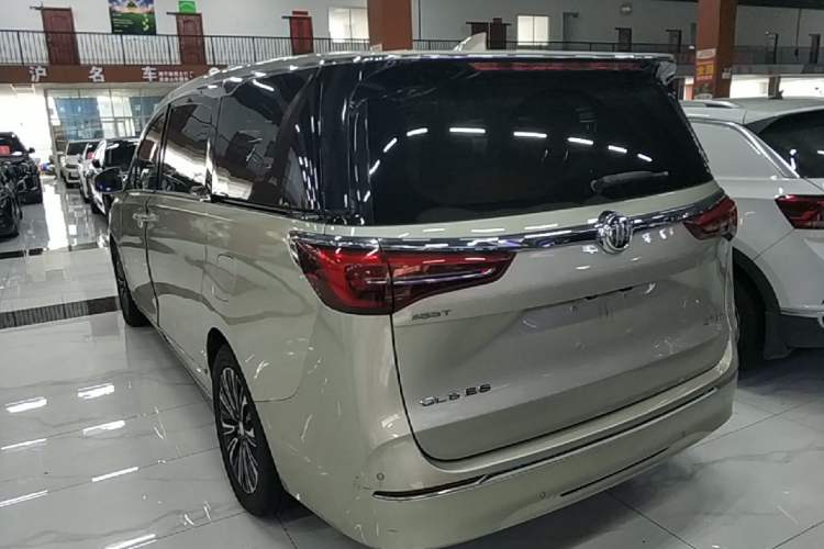 Used Buick GL8 2020 ES Land Cruiser 653T Flagship Model Rear Left 45 Deg
