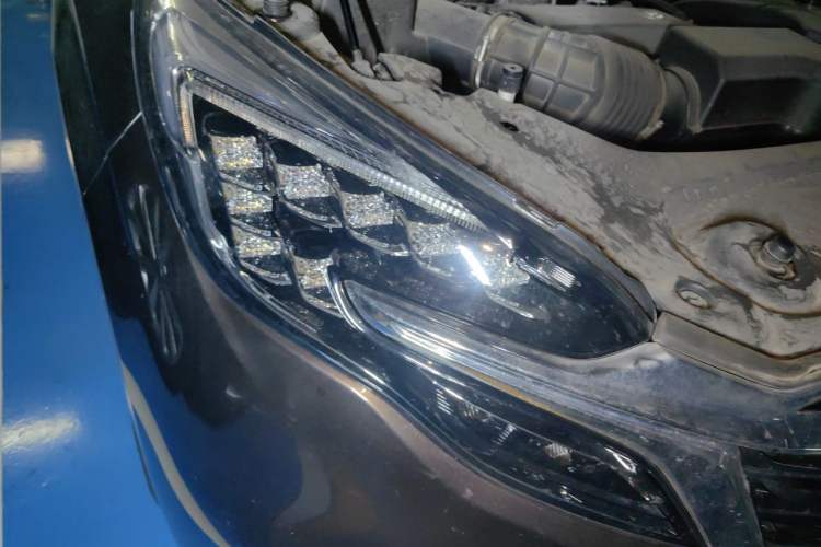 Used Buick GL8 2020 ES Land Cruiser 653T Luxury Model Right Front Headlight