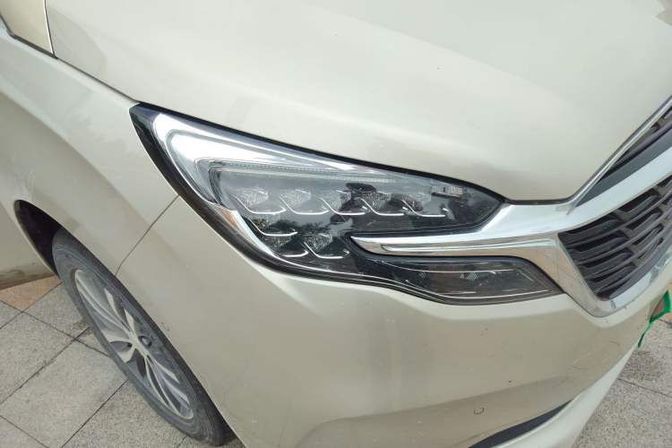 Used Buick GL8 2020 ES Land Cruiser 653T Luxury Edition Right Front Headlight