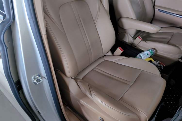 Used Buick GL8 2020 ES Land Cruiser 653T Luxury Model Right Front Seat