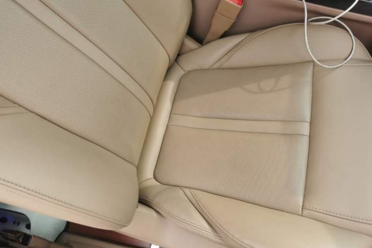 Used Buick GL8 2020 ES Land Cruiser 653T Luxury Model Right Front Seat