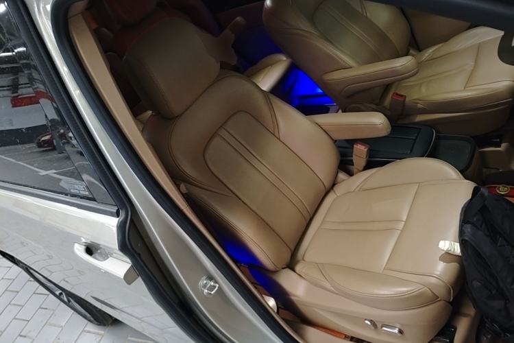 Used Buick GL8 2020 ES Land Cruiser 653T Luxury Edition Right Front Seat