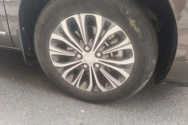 Used Buick GL8 2020 Land Business Class 652T Luxury Model Right Front Wheel Hub