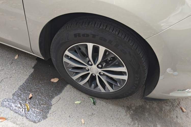 Used Buick GL8 2020 ES Land Cruiser 653T Comfort Edition Right Front Wheel Hub