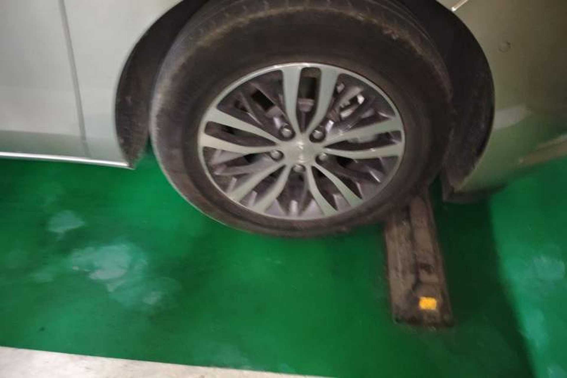 Used Buick GL8 2020 ES Land Cruiser 653T Luxury Edition Right Front Wheel Hub