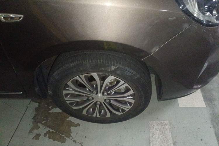 Used Buick GL8 2020 Land Business Class 652T Luxury Model Right Front Wheel Hub