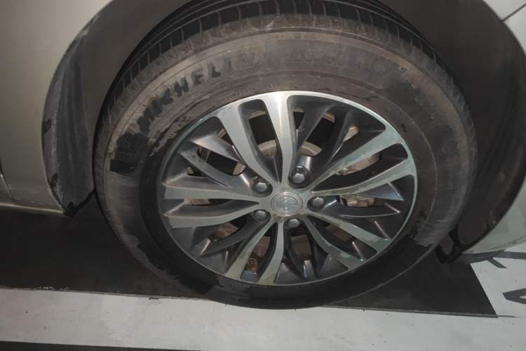 Used Buick GL8 2020 ES Land Cruiser 653T Luxury Edition Right Front Wheel Hub