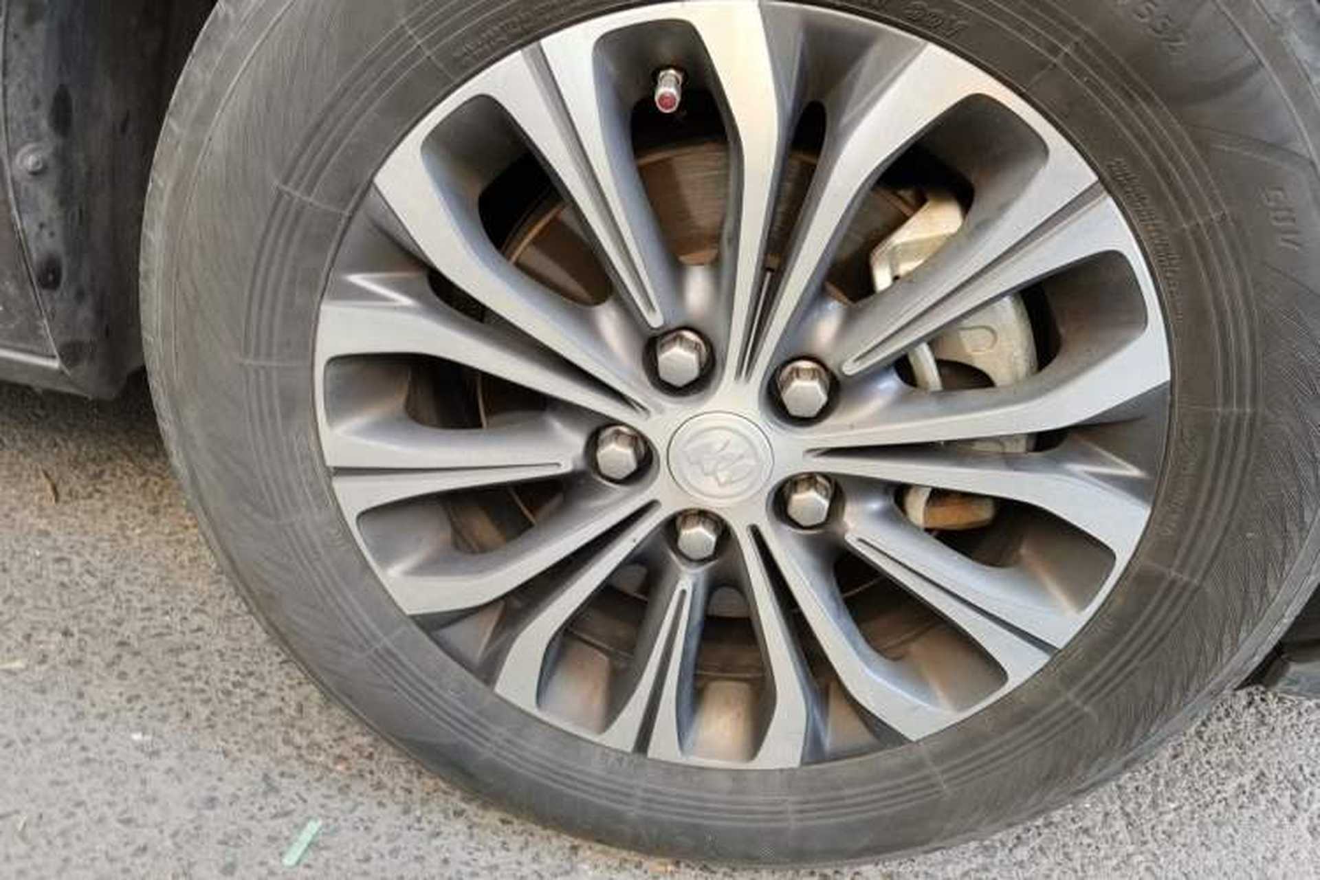 Used Buick GL8 2020 Land Business Class 652T Luxury Model Right Front Wheel Hub