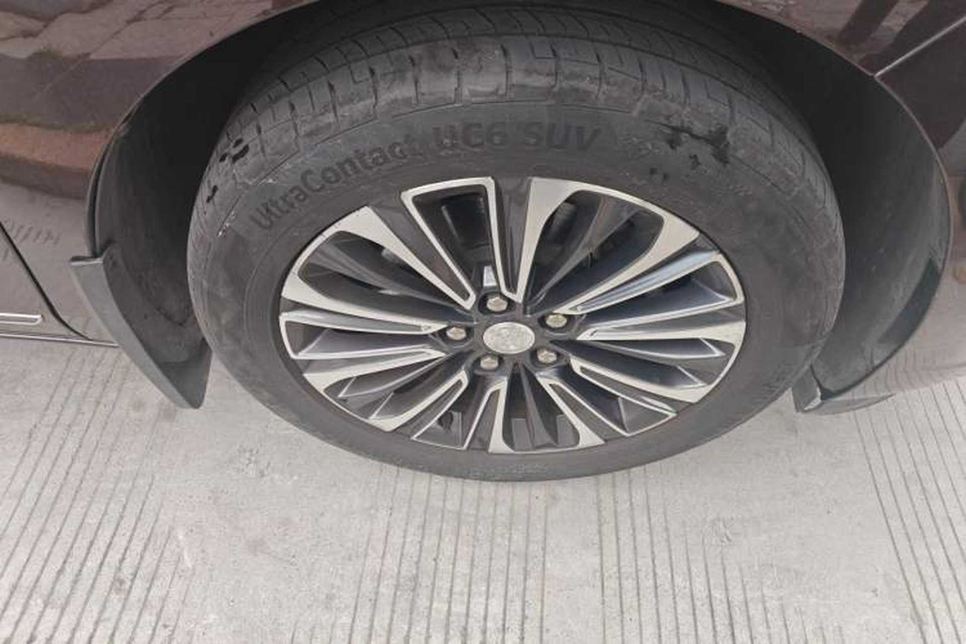Used Buick GL8 2020 ES Land Cruiser 653T Flagship Model Right Front Wheel Hub
