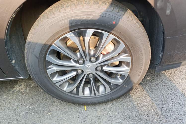 Used Buick GL8 2020 Land Business Class 652T Luxury Model Right Front Wheel Hub