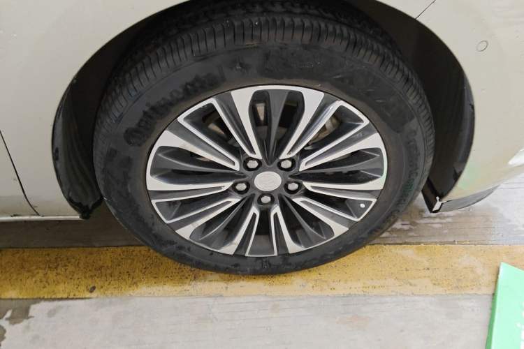 Used Buick GL8 2020 ES Land Cruiser 653T Luxury Model Right Front Wheel Hub