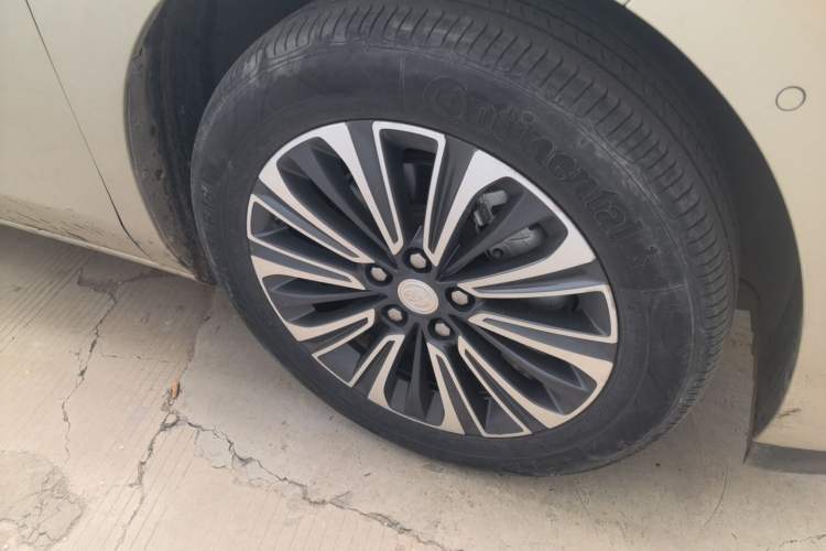 Used Buick GL8 2020 ES Land Cruiser 653T Luxury Model Right Front Wheel Hub