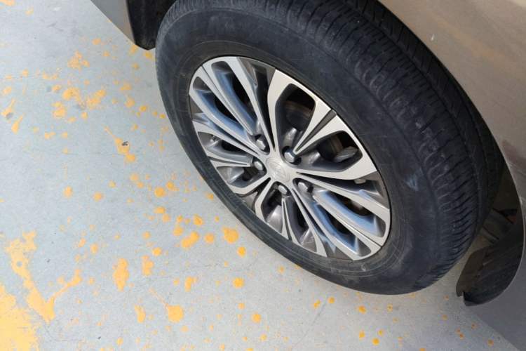 Used Buick GL8 2020 Land Business Class 652T Luxury Model Right Rear Wheel Hub