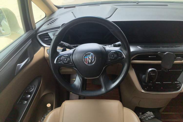 Used Buick GL8 2020 ES Land Cruiser 653T Luxury Model Steering Wheel