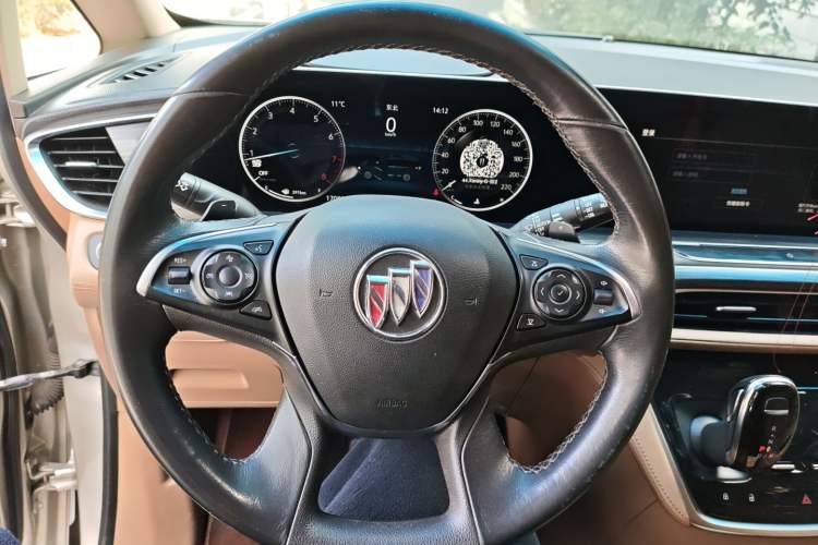 Used Buick GL8 2020 ES Land Cruiser 653T Luxury Model Steering Wheel