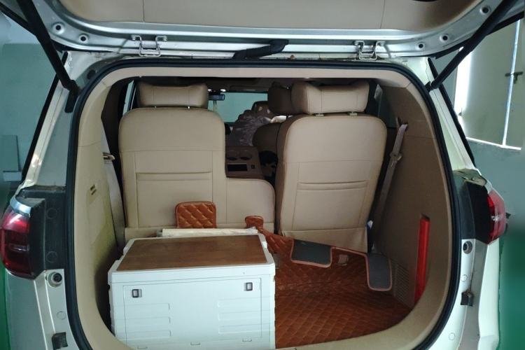 Used Buick GL8 2020 ES Land Cruiser 653T Luxury Edition Trunk