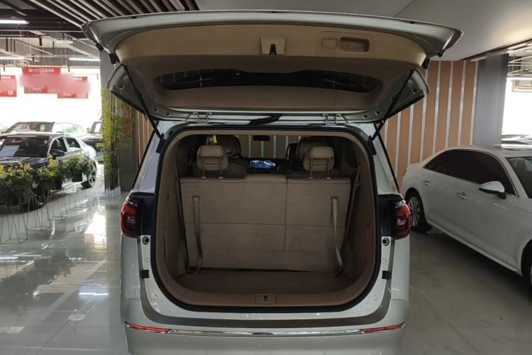 Used Buick GL8 2020 ES Land Cruiser 653T Luxury Edition Trunk