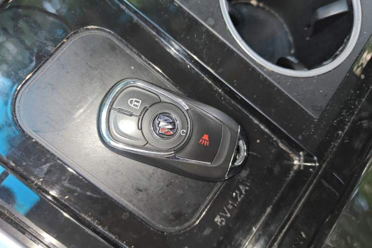 Used Buick GL8 2020 ES Land Cruiser 653T Comfort Edition Vehicle Key
