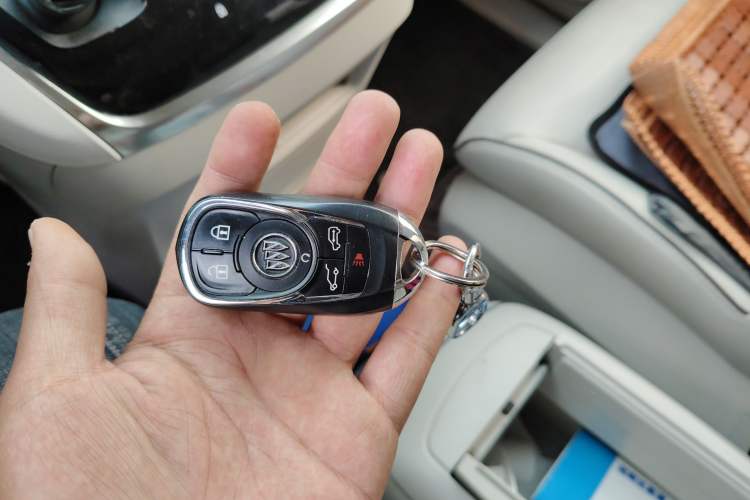 Used Buick GL8 2020 Land Business Class 652T Luxury Model Vehicle Key