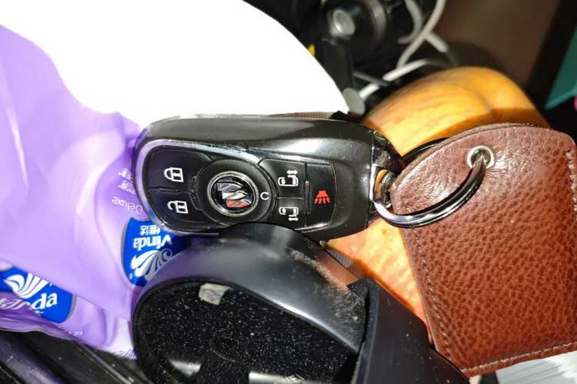 Used Buick GL8 2020 ES Land Cruiser 653T Luxury Edition Vehicle Key