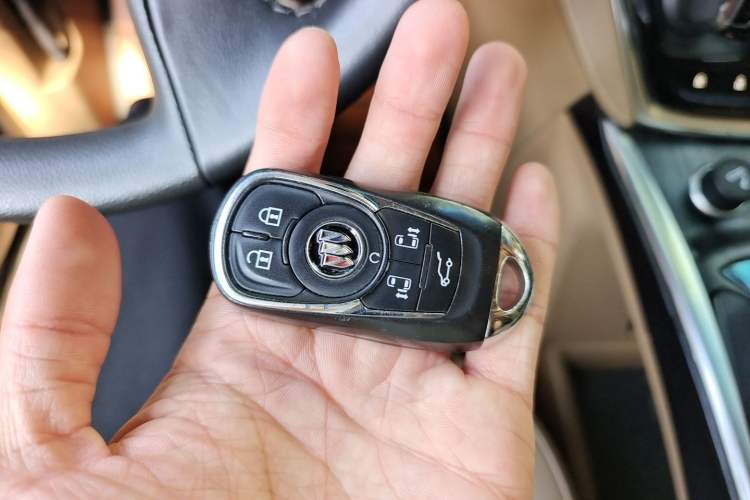 Used Buick GL8 2020 ES Land Cruiser 653T Flagship Model Vehicle Key