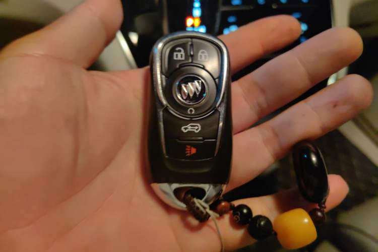 Used Buick GL8 2020 Land Cruiser Executive Class 652T Comfort Model Vehicle Key