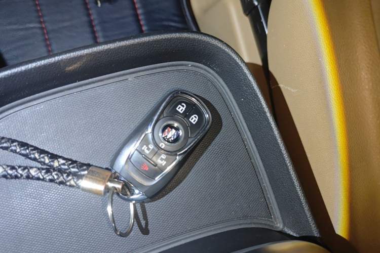 Used Buick GL8 2020 ES Land Cruiser 653T Luxury Edition Vehicle Key