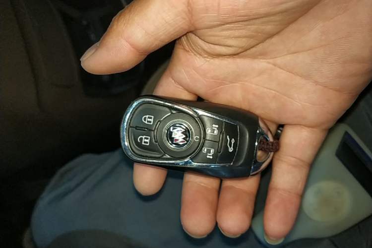 Used Buick GL8 2020 ES Land Cruiser 653T Flagship Model Vehicle Key