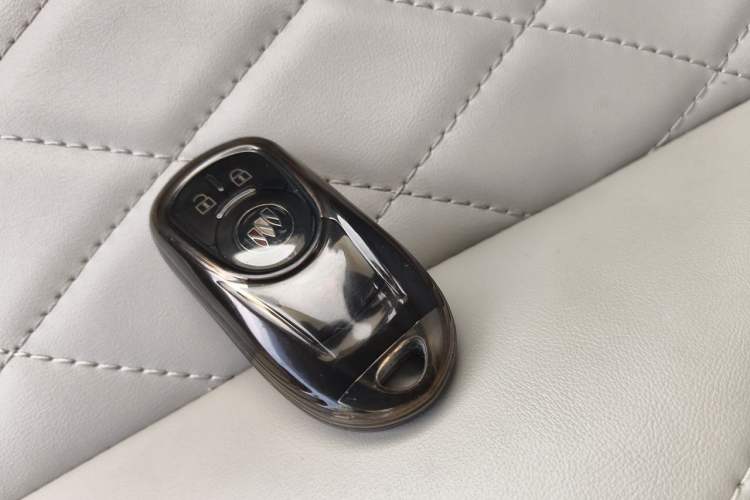 Used Buick GL8 2020 Land Cruiser Executive Class 652T Comfort Model Vehicle Key