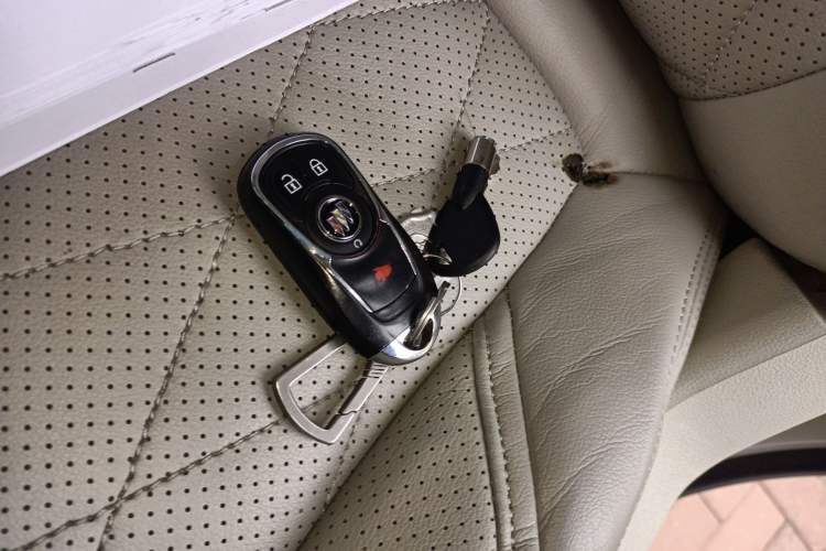 Used Buick GL8 2020 ES Land Cruiser 653T Comfort Edition Vehicle Key