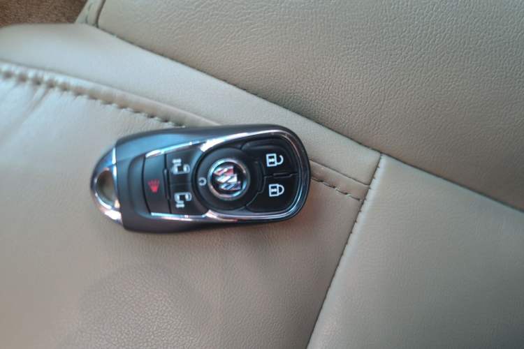 Used Buick GL8 2020 ES Land Cruiser 653T Luxury Edition Vehicle Key