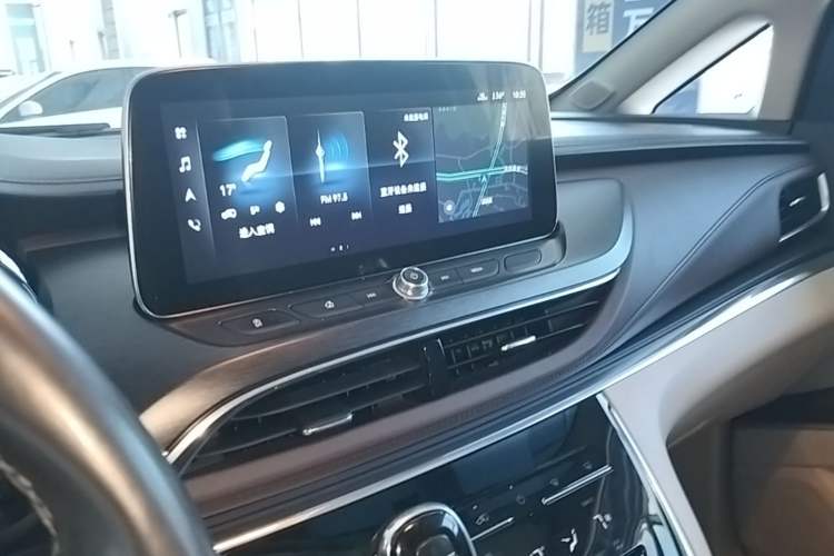 Used Buick GL8 2020 Land Business Class 652T Luxury Model Audio And AC Panel