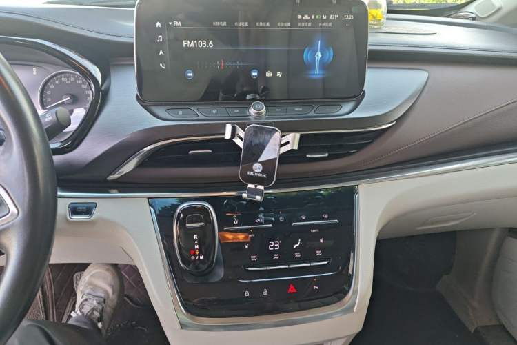 Used Buick GL8 2020 Land Business Class 652T Luxury Model Audio And AC Panel