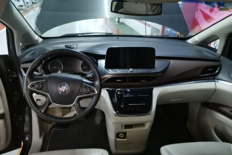 Used Buick GL8 2020 Land Business Class 652T Luxury Model Center Console