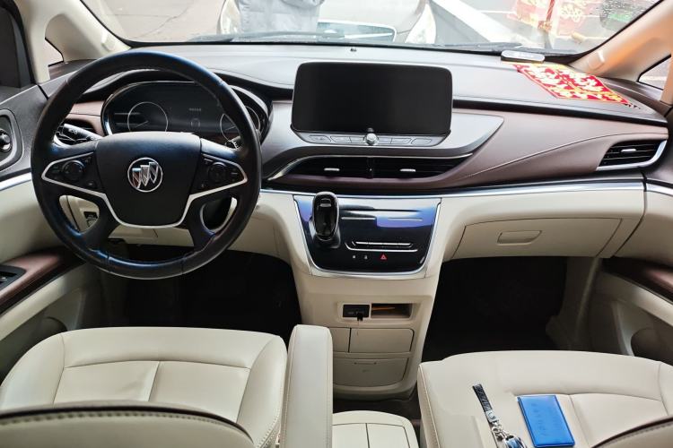 Used Buick GL8 2020 Land Business Class 652T Luxury Model Center Console